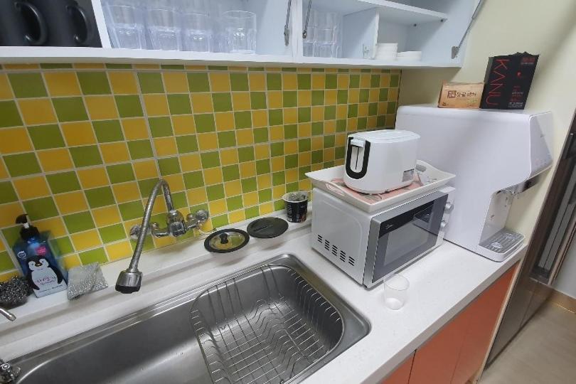 Togŭnnae Jeju Guesthouse מראה חיצוני תמונה
