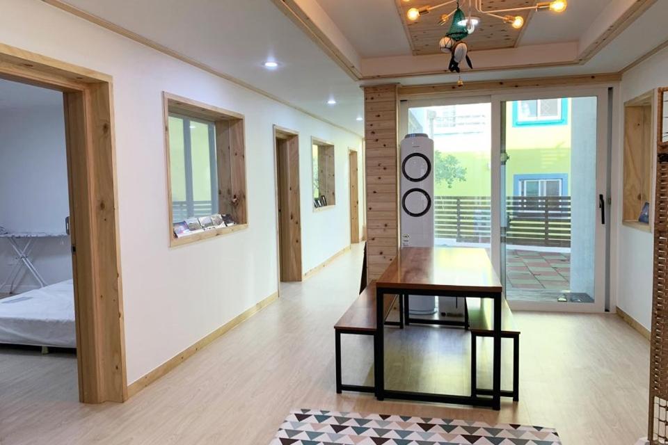 Togŭnnae Jeju Guesthouse מראה חיצוני תמונה