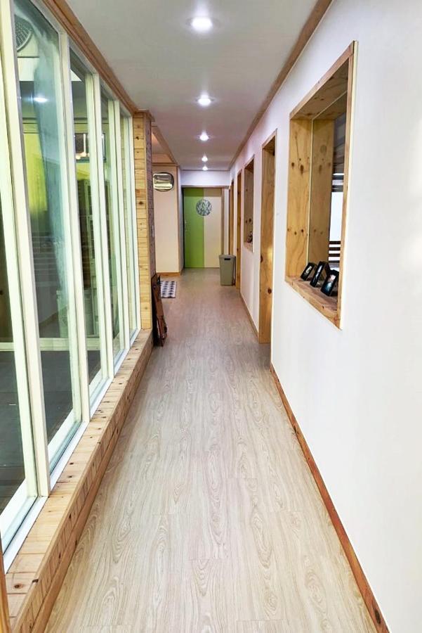 Togŭnnae Jeju Guesthouse מראה חיצוני תמונה