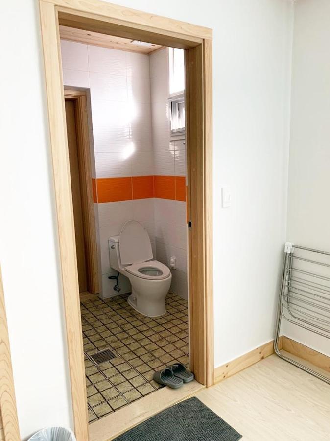 Togŭnnae Jeju Guesthouse מראה חיצוני תמונה