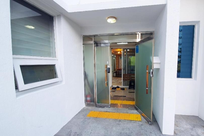 Togŭnnae Jeju Guesthouse מראה חיצוני תמונה