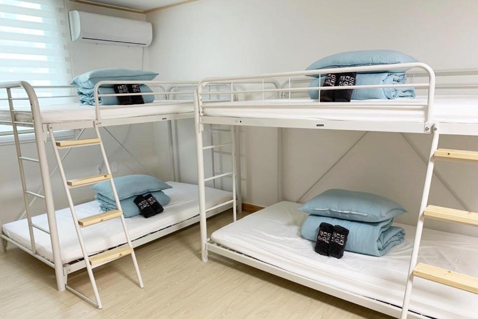 Togŭnnae Jeju Guesthouse מראה חיצוני תמונה