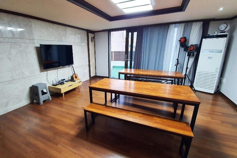 Togŭnnae Jeju Guesthouse מראה חיצוני תמונה