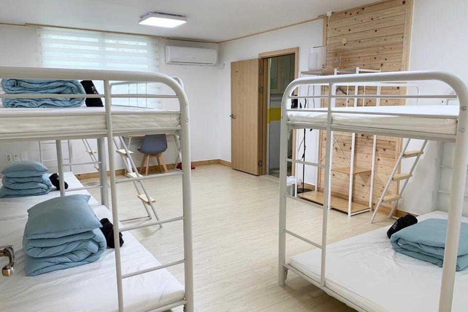 Togŭnnae Jeju Guesthouse מראה חיצוני תמונה