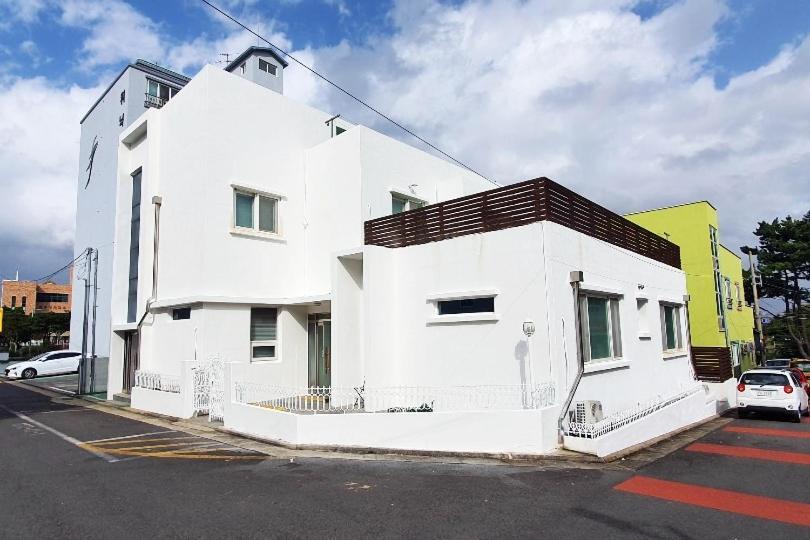 Togŭnnae Jeju Guesthouse מראה חיצוני תמונה